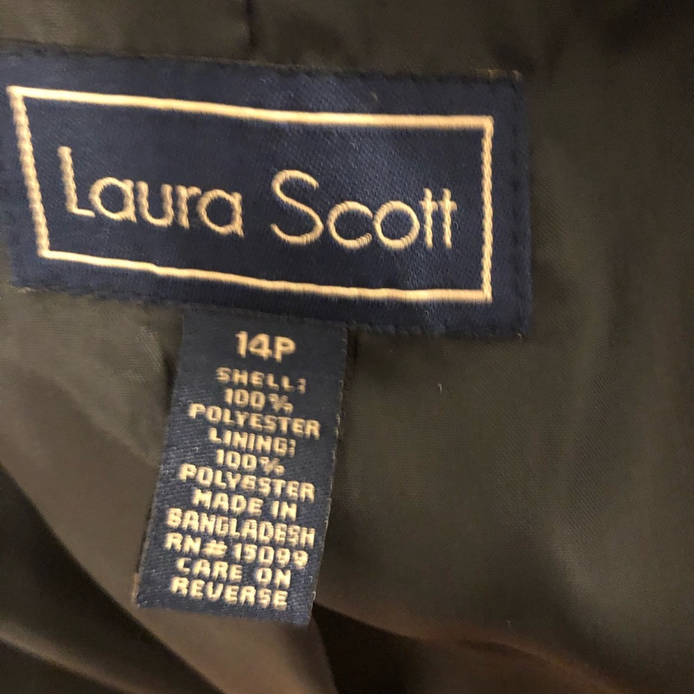 Blazer - Picture 3 of 3